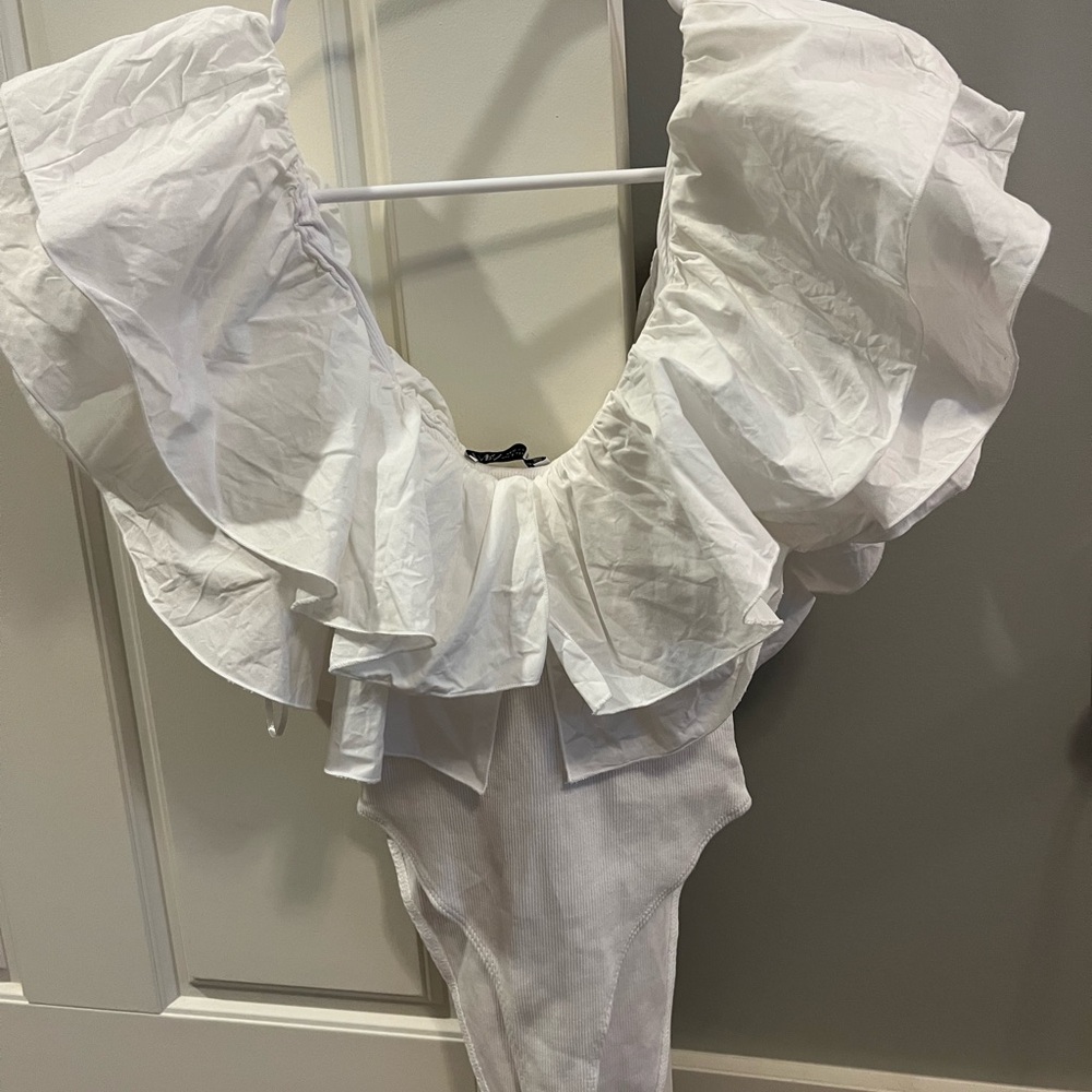 Zara White Ruffled Ribbed Bodysuit